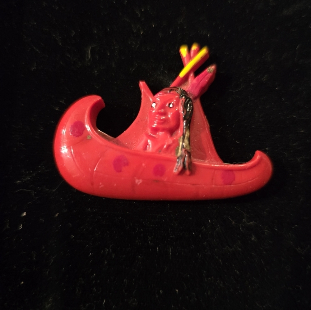Vtg 40s Or 50s Plastic Indian In Canoe Red Novelty Pin
